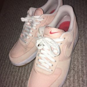 Light pink nike